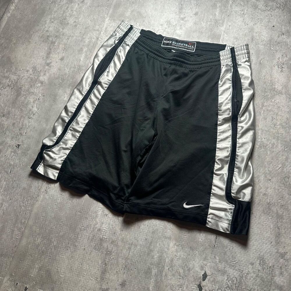 Nike Men's Black and Grey Shorts